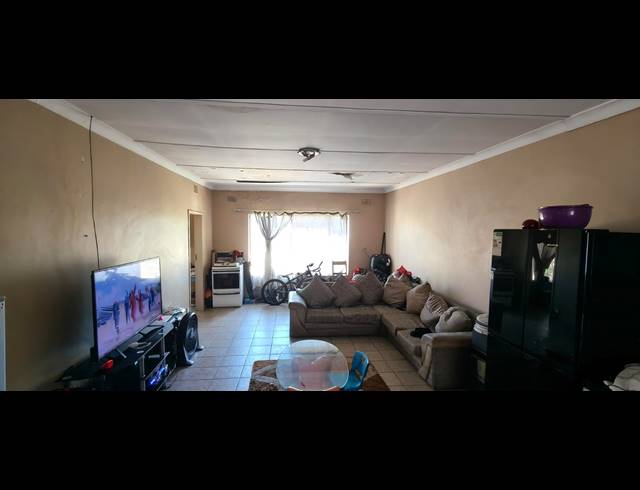 3 BEDROOM APARTMENT FOR SALE IN RUSTENBURG CENTRAL